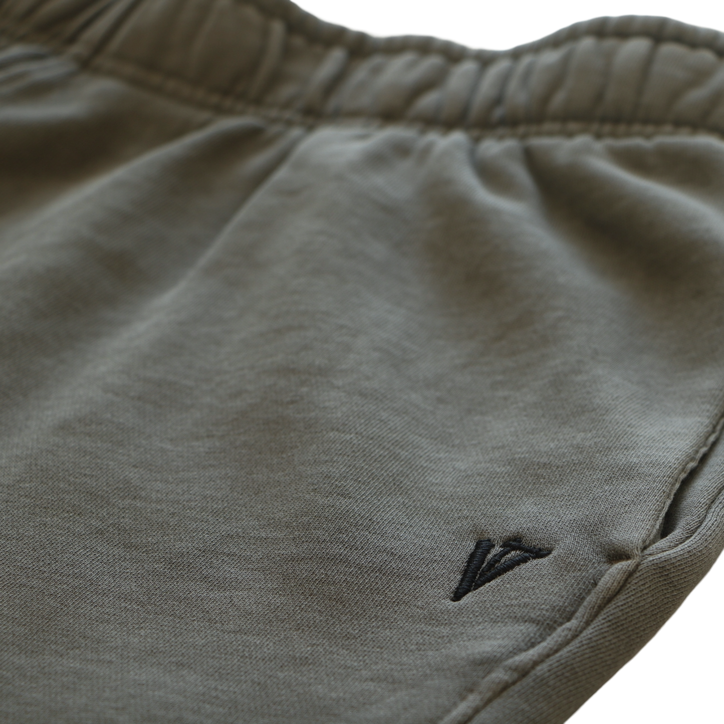 V4 TRADEMARK TRACK SHORT